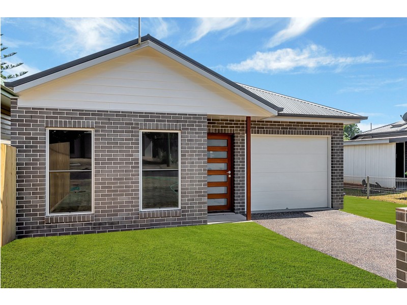 17 Weetwood Street, Newtown QLD 4350