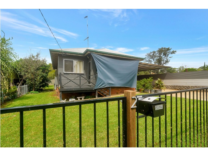 2 Nathan Street, Newtown QLD 4350