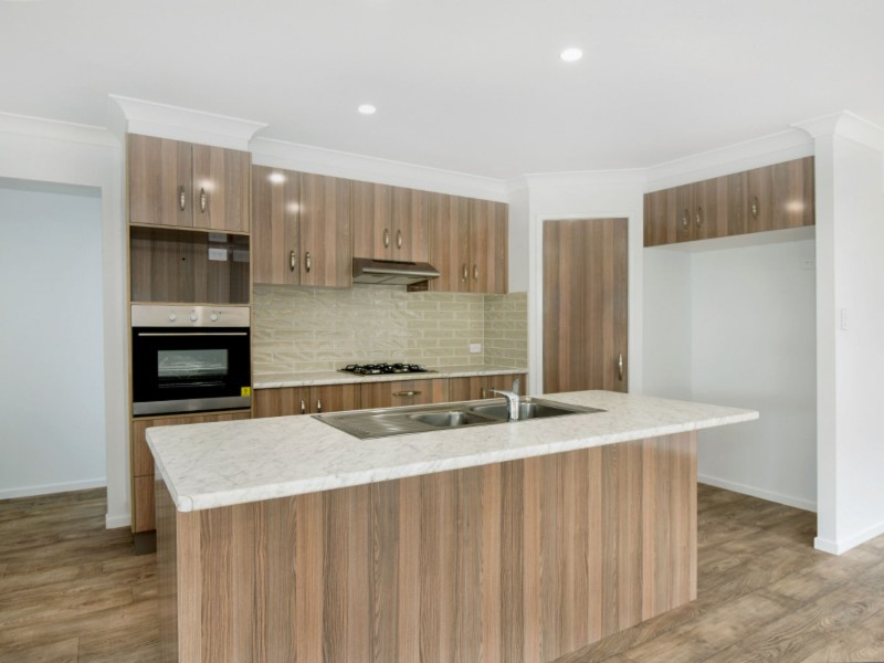 6 Pascoe Lane, Harlaxton QLD 4350