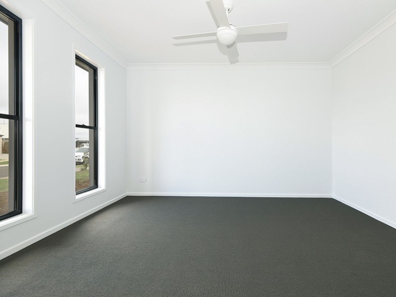 6 Pascoe Lane, Harlaxton QLD 4350