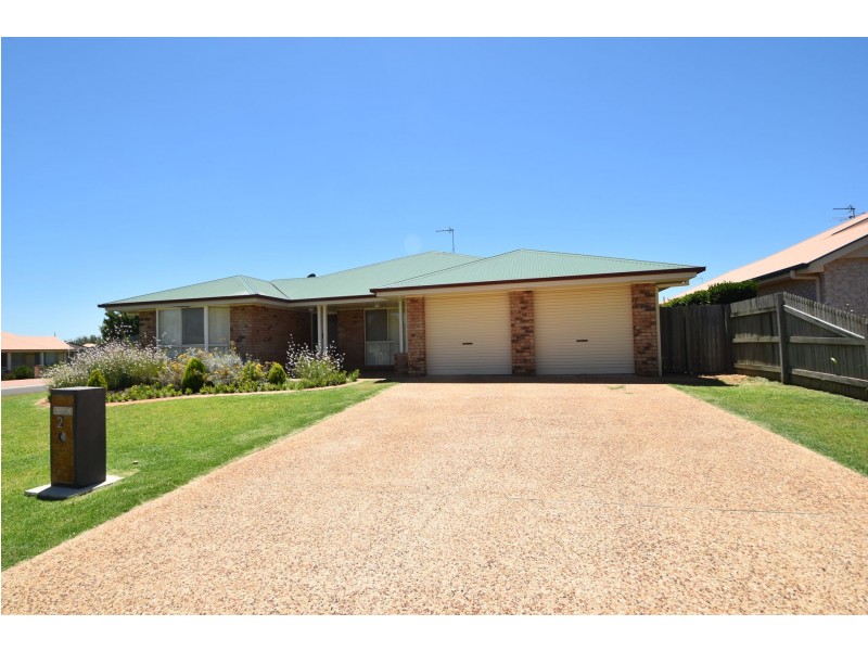 2 Deller Close, Middle Ridge QLD 4350
