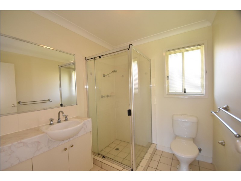 2 Deller Close, Middle Ridge QLD 4350