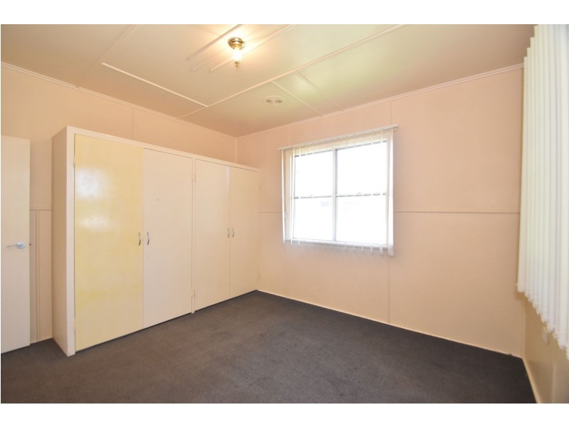 8 McWaters Street, North Toowoomba QLD 4350