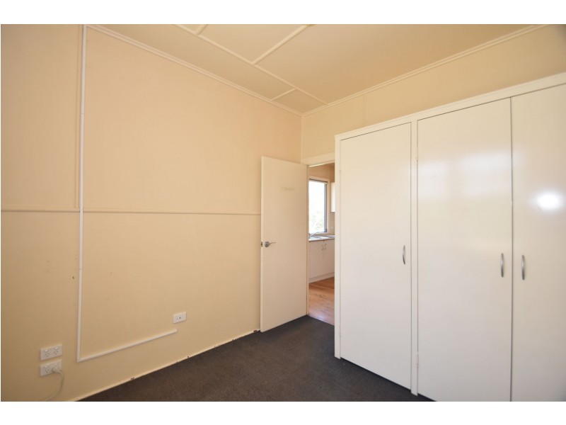 8 McWaters Street, North Toowoomba QLD 4350