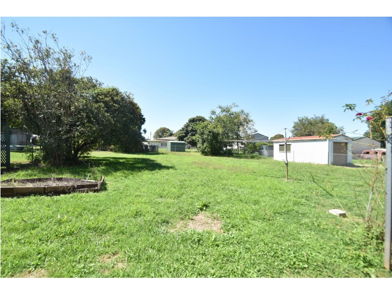 8 McWaters Street, North Toowoomba QLD 4350