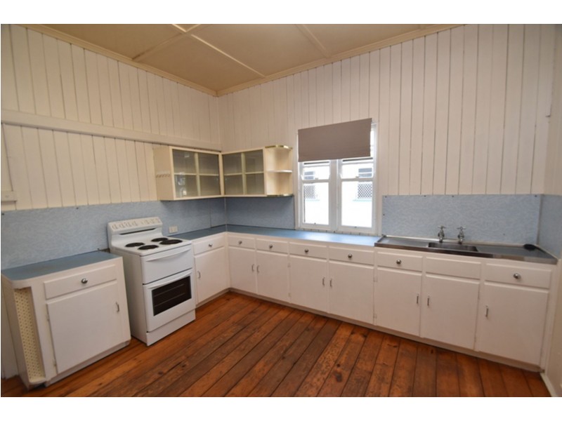 170 Taylor Street, Newtown QLD 4350