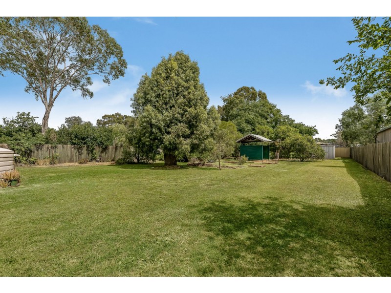10 Gladsby Street, Oakey QLD 4401