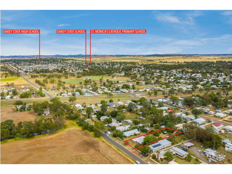 10 Gladsby Street, Oakey QLD 4401