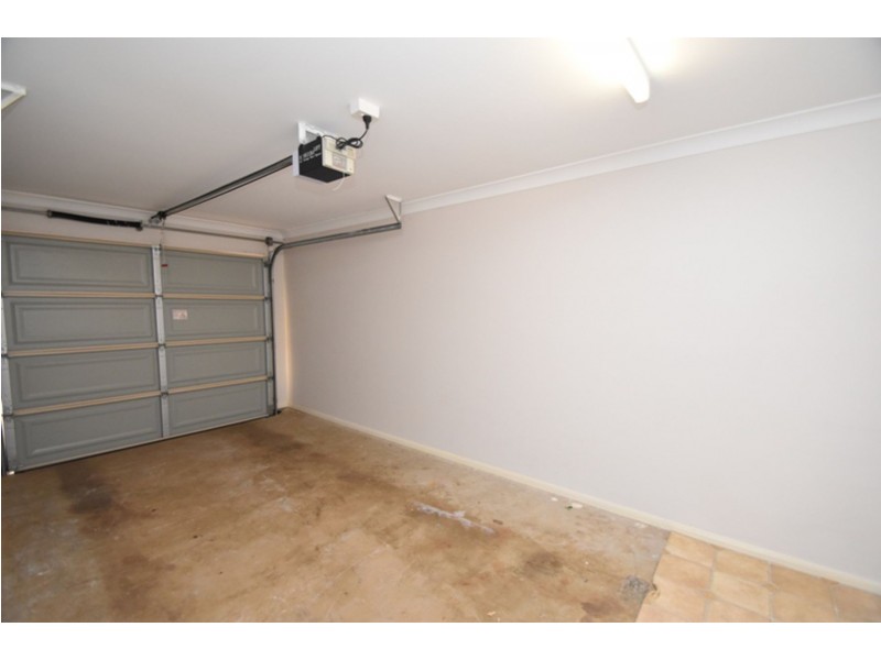 2/10 Sambar Court, Kearneys Spring QLD 4350