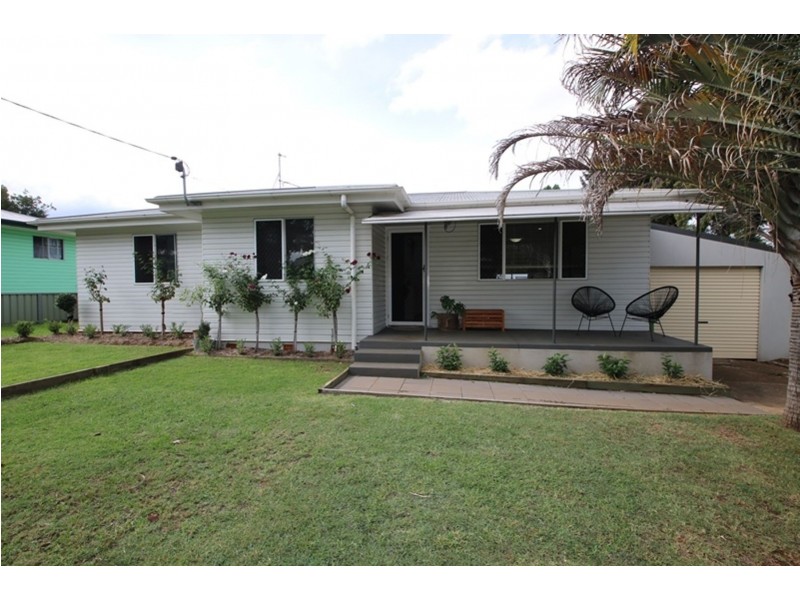 11 Dalgleish Street, South Toowoomba QLD 4350