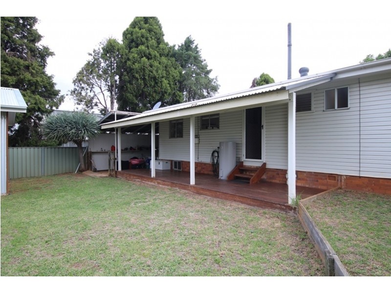 11 Dalgleish Street, South Toowoomba QLD 4350