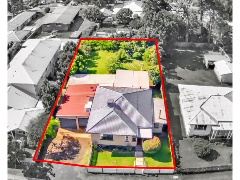 7 McCook Street, South Toowoomba QLD 4350