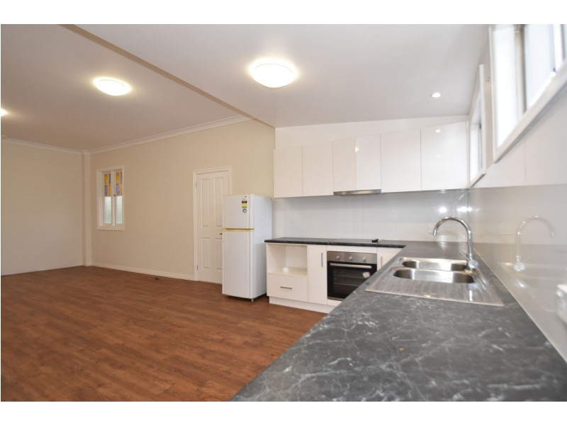 2 Wombyra Street, Newtown QLD 4350