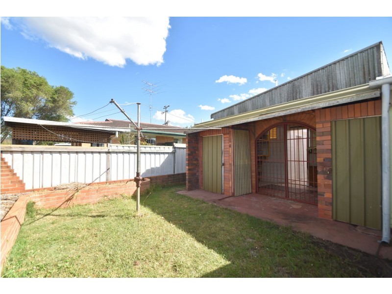 2 Wombyra Street, Newtown QLD 4350