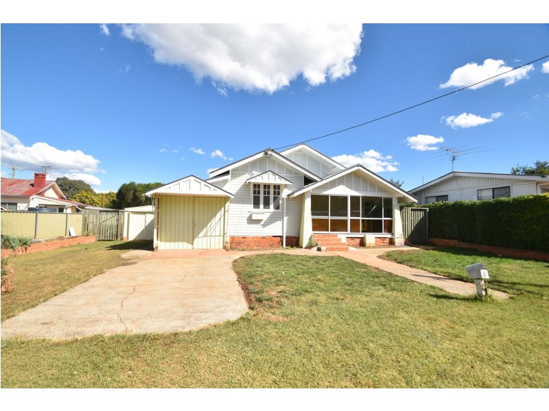 2 Wombyra Street, Newtown QLD 4350