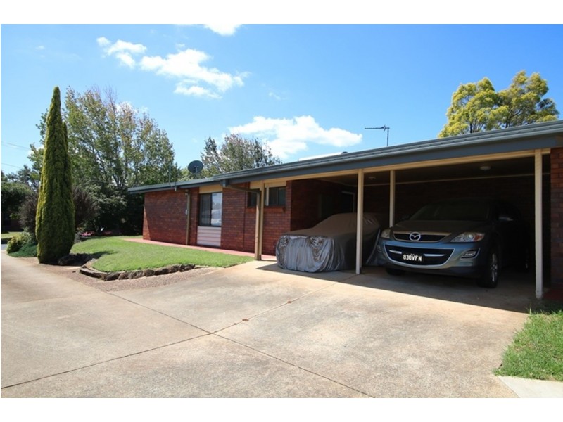 1/4 Brendanbri Street, Centenary Heights QLD 4350