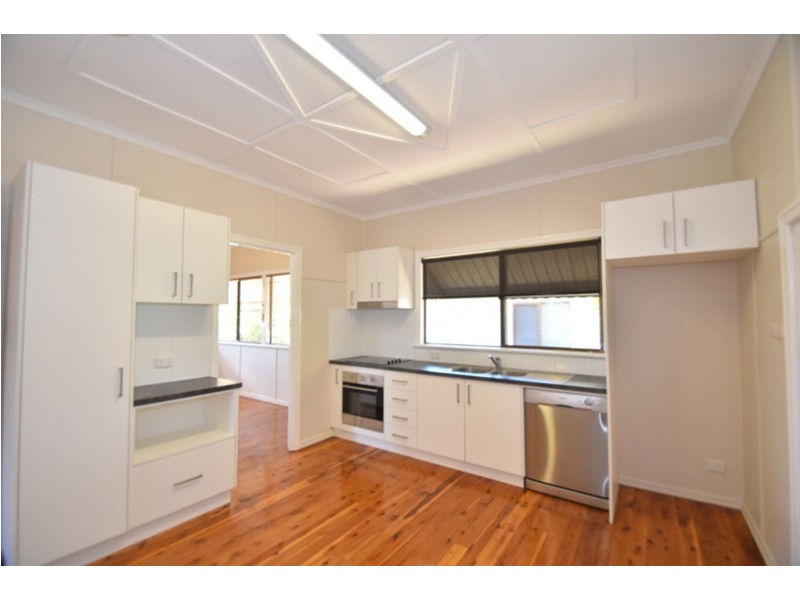 17 Searle Street, South Toowoomba QLD 4350