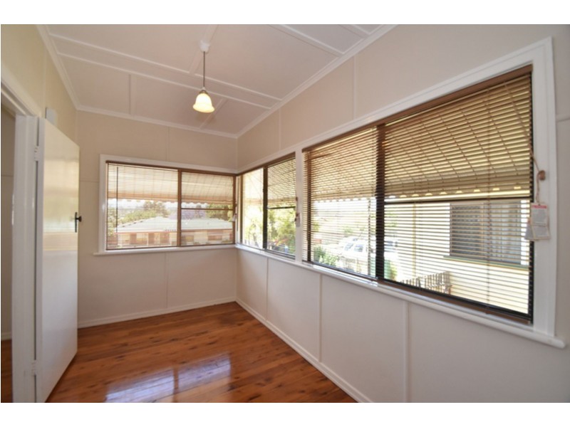 17 Searle Street, South Toowoomba QLD 4350