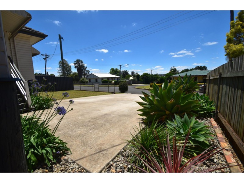 17 Searle Street, South Toowoomba QLD 4350