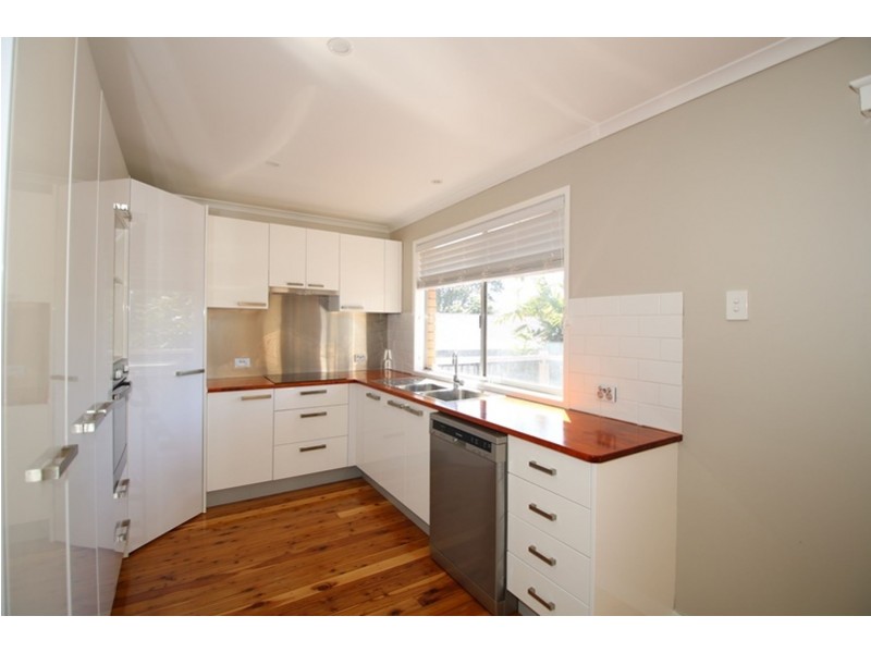 2 Raelyn Street, Centenary Heights QLD 4350