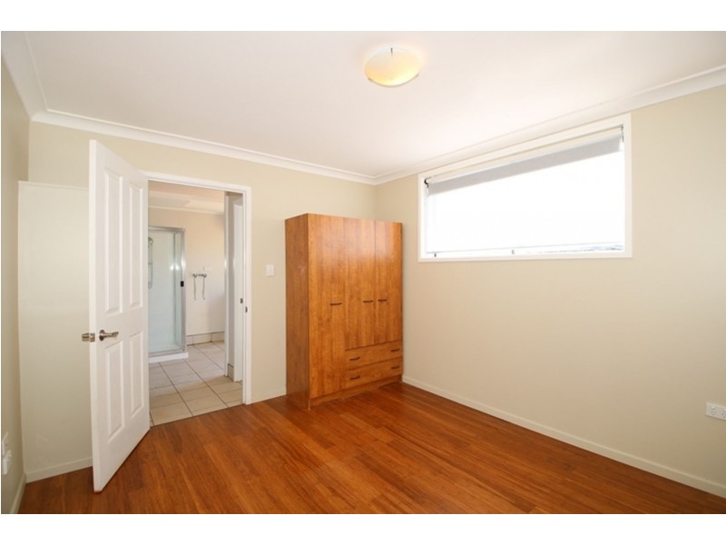 2 Raelyn Street, Centenary Heights QLD 4350