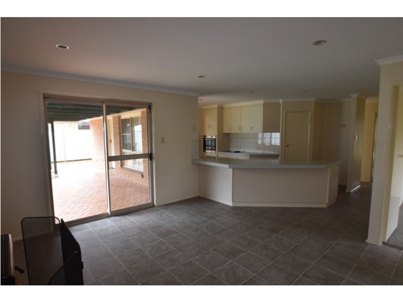 56 Moore Crescent, Wilsonton QLD 4350