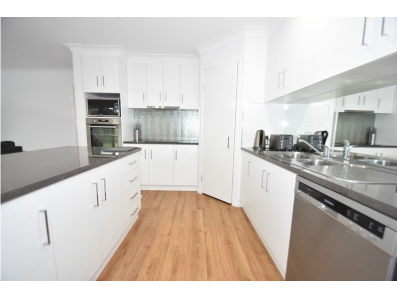 2/14 Wandsworth Street, Cranley QLD 4350