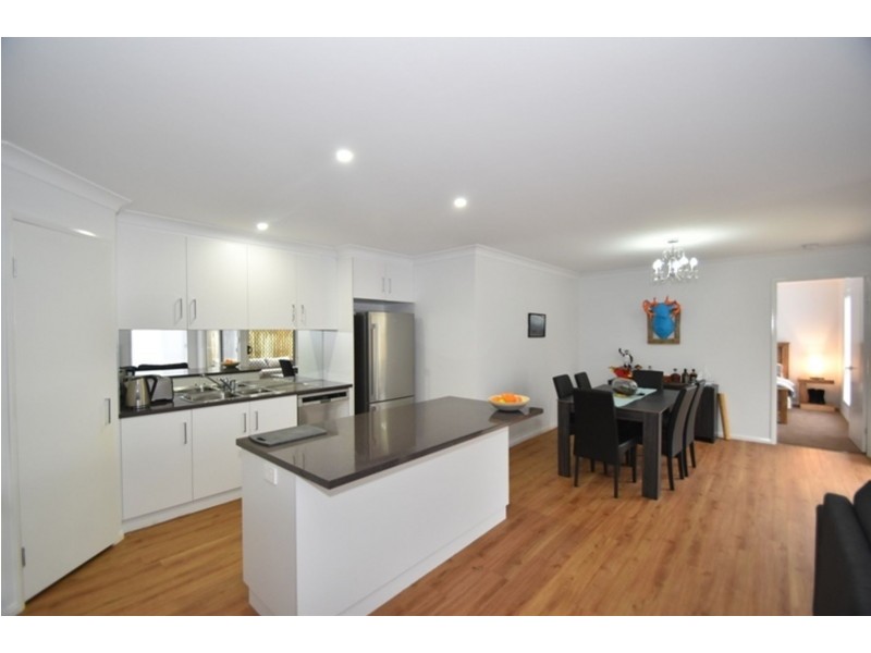 2/14 Wandsworth Street, Cranley QLD 4350