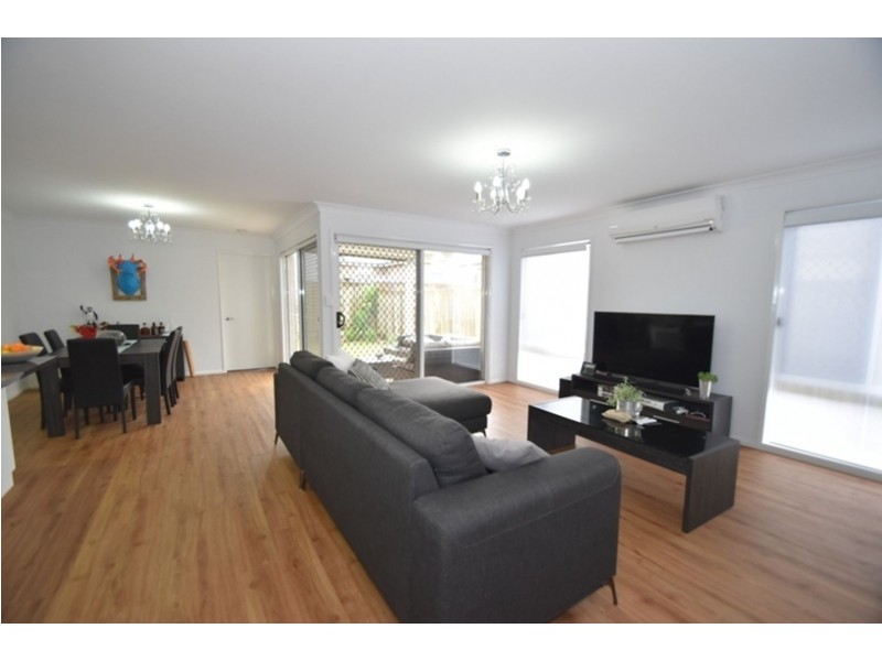 2/14 Wandsworth Street, Cranley QLD 4350