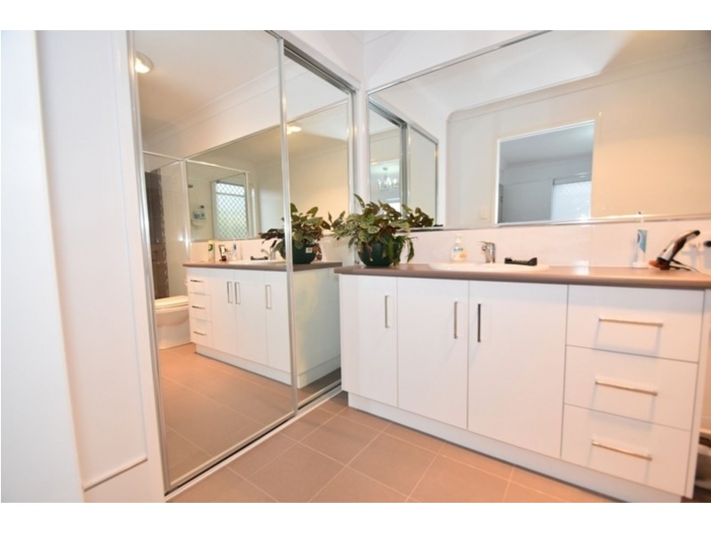 2/14 Wandsworth Street, Cranley QLD 4350