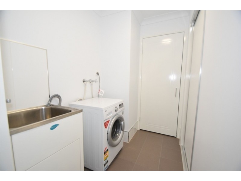 2/14 Wandsworth Street, Cranley QLD 4350