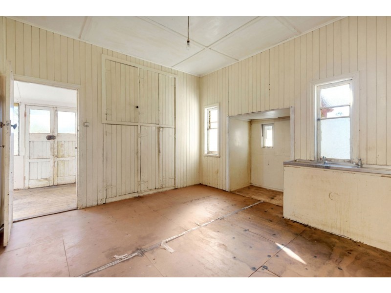 16 King Street, Greenmount QLD 4359