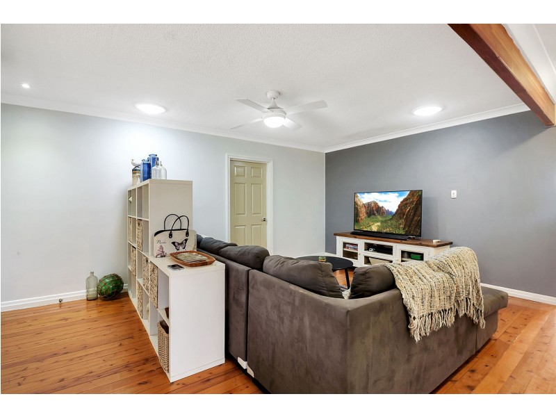 12 Berghofer Street, Rockville QLD 4350