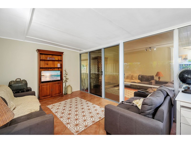 12 Berghofer Street, Rockville QLD 4350