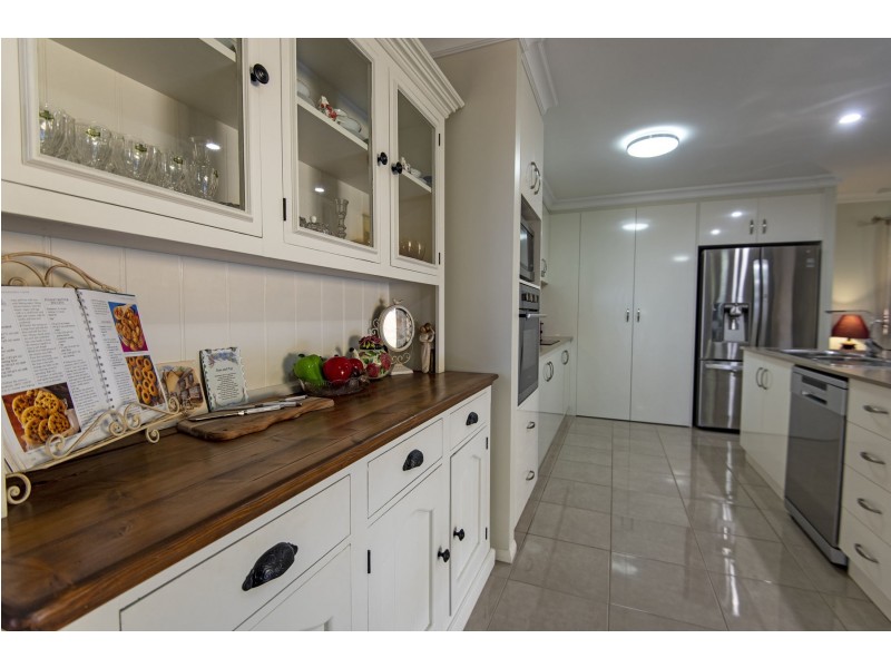 9 Petria Court, Meringandan QLD 4352