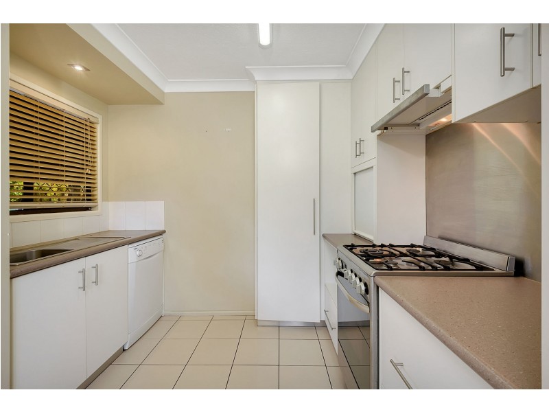 8 Peters Street, Goombungee QLD 4354