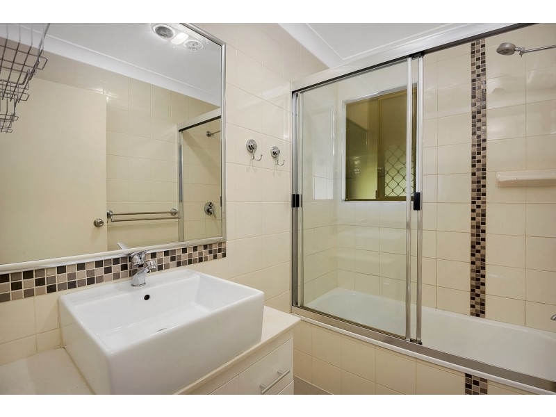 8 Peters Street, Goombungee QLD 4354