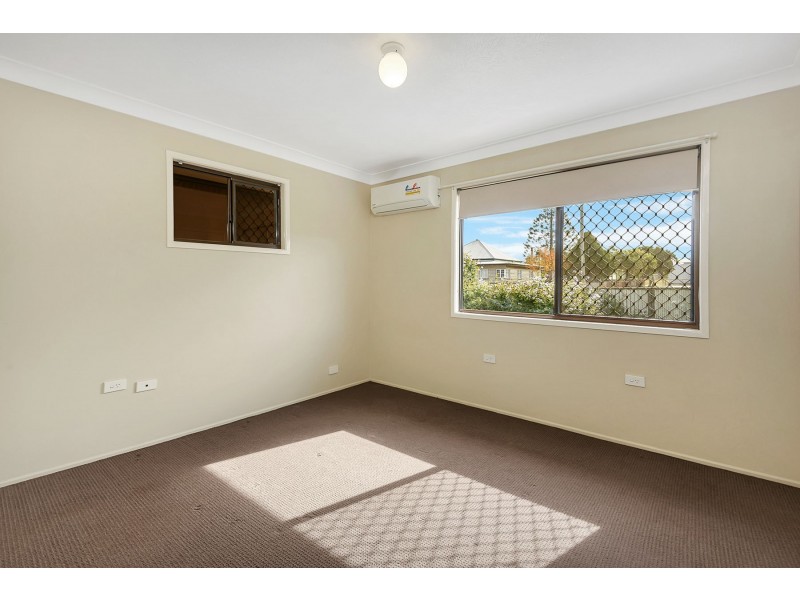 8 Peters Street, Goombungee QLD 4354