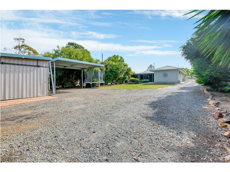 8 Peters Street, Goombungee QLD 4354
