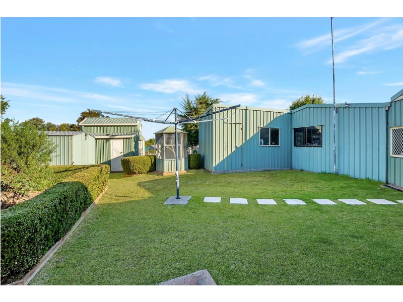2 Meadow Court, Kingsthorpe QLD 4400