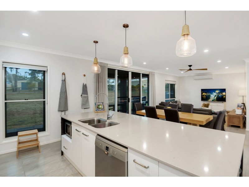 10 Triller Street, Meringandan West QLD 4352