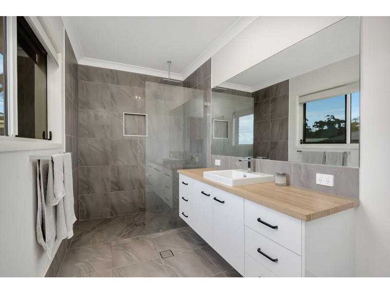 10 Triller Street, Meringandan West QLD 4352