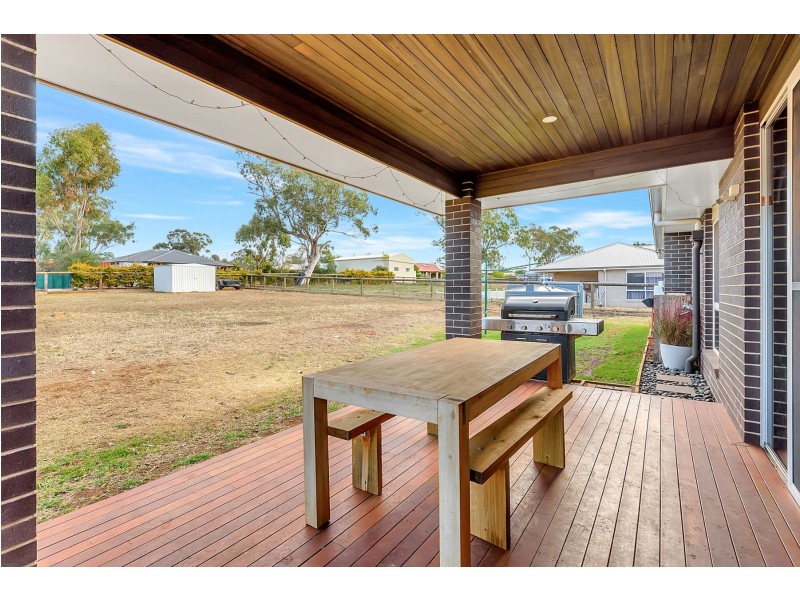 10 Triller Street, Meringandan West QLD 4352