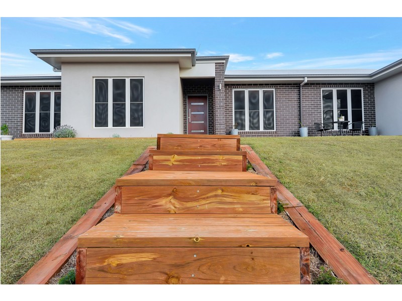 10 Triller Street, Meringandan West QLD 4352