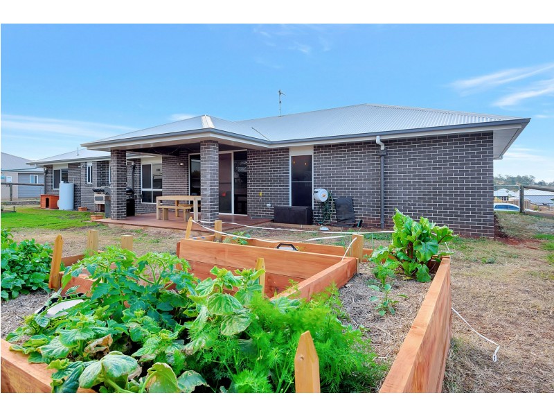 10 Triller Street, Meringandan West QLD 4352