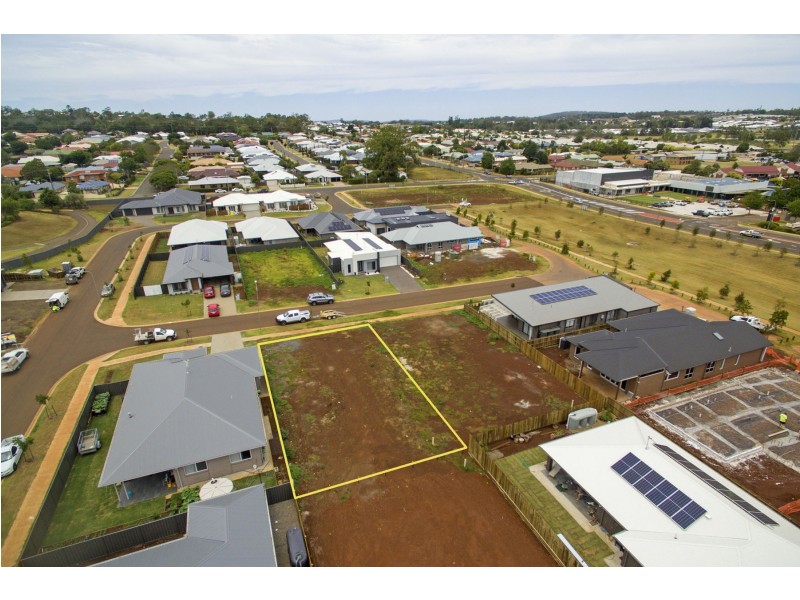 3 Bernadette Street, Middle Ridge QLD 4350