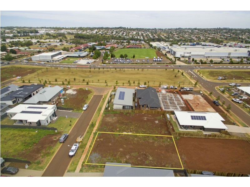 3 Bernadette Street, Middle Ridge QLD 4350