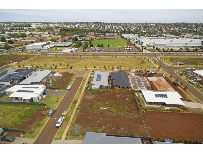 3 Bernadette Street, Middle Ridge QLD 4350