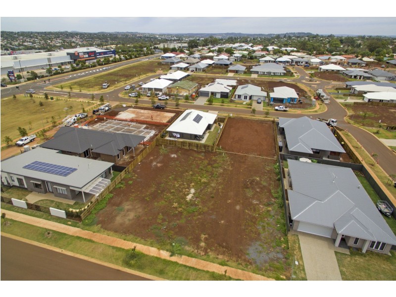 3 Bernadette Street, Middle Ridge QLD 4350