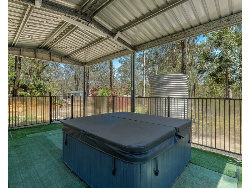 102 Milora Road, Upper Lockyer QLD 4352